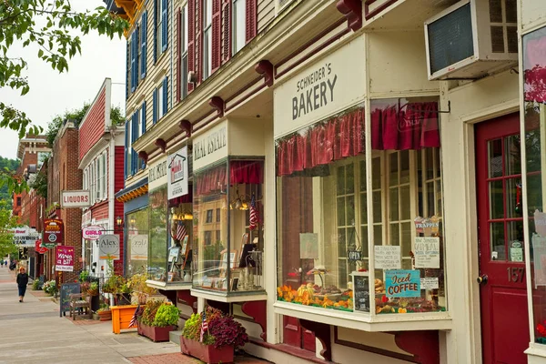 Cooperstown Septiembre 2018 Tiendas Restaurantes Atracciones Temáticas Del Béisbol Alinean — Foto de Stock