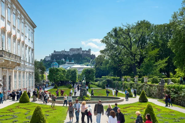 Salzburg castle and gardens — Stock Photo, Image