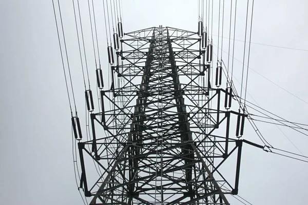 Yüksek gerilim sonrası gökyüzü arka plan akşam.