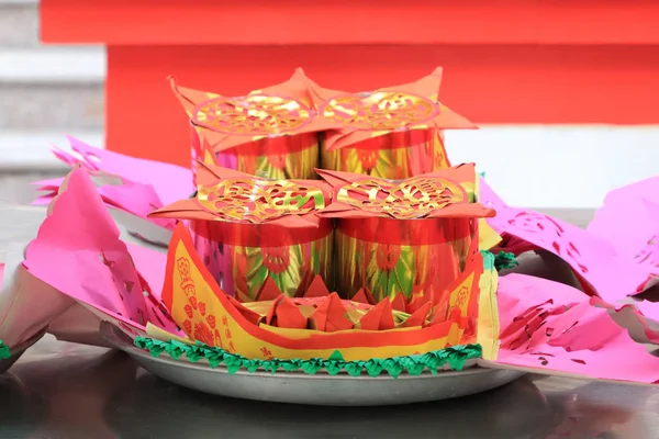 Tanrı'ya dua et veya ödeme saygı için adak tapınak Tayland, Çin