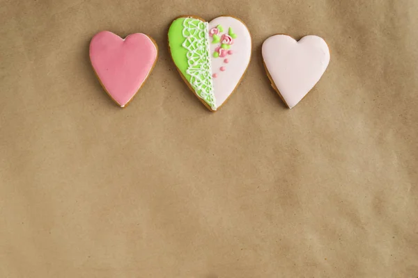 Lebkuchen Rosa Glasur Auf Handwerklichem Hintergrund Backwaren Lebkuchen Herzform Platz — Stockfoto