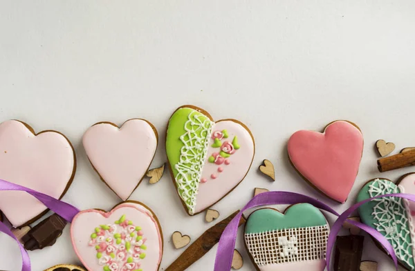 Pan Jengibre Pintado Con Canela Corazones Sobre Fondo Blanco Pan — Foto de Stock