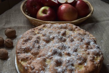 elmalı turta fındık