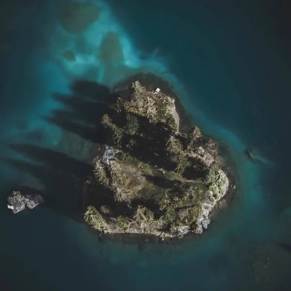 Telefonunuzu 45'te sola çevirirseniz, o zaman fark edilen kalbi görebiliyor musunuz? Göllerin ortasındaki küçük adalar, küçük dünyalar gibi. 