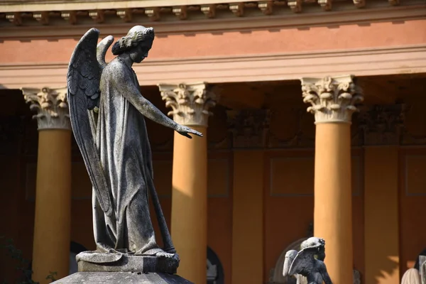 Tomba Nel Cimitero Monumentale Certosa Bologna — Foto Stock