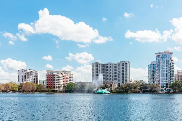 Uitzicht Lake Eola Gebouwen Het Centrum Van Orlando Florida — Stockfoto