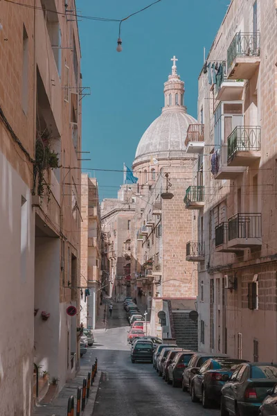 Street Och Byggnader Valletta Malta Med Kupol Basilikan — Stockfoto