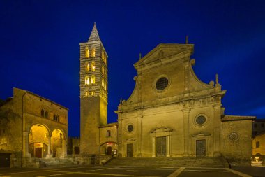 Saint Lawrence Katedrali gece Viterbo, İtalya