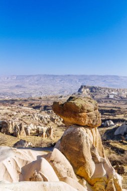 Dağlar ve kayalar peyzaj Kapadokya, Türkiye'nin görünümünü