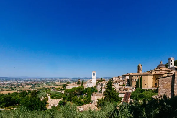 View Town Assisi Italy Fields Distance Blue Sky — Stock Photo, Image