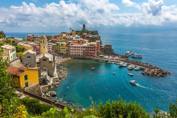 Bağlantı noktası, Vernazza, bir köy, Cinque Terre'nin İtalya hava panoramik