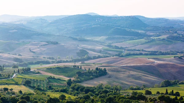Tuscan Hills Montepulciano, İtalya yakın alacakaranlıkta görünümünü