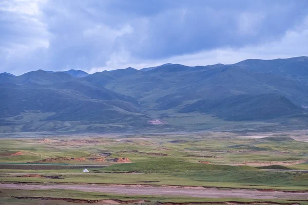 Berg Och Landskap Skymningen Nära Qilian Qinghai Kina — Stockfoto