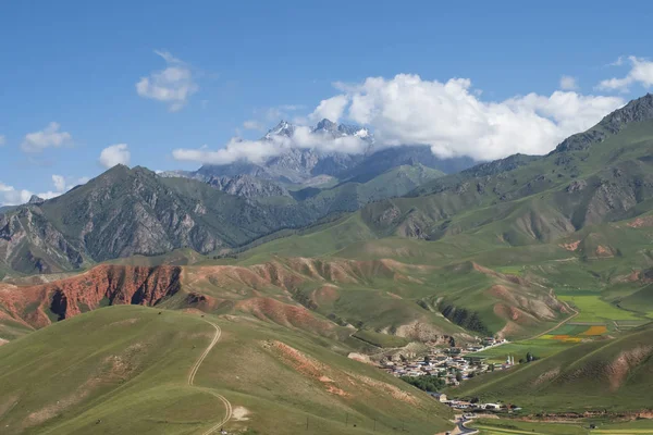 Wieś Dolinie Łąk Pobliżu Qilian Qinghai Chiny — Zdjęcie stockowe