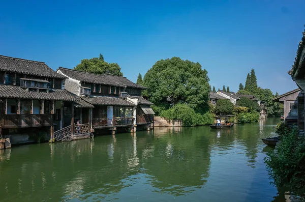 Vieilles Maisons Chinoises Par Rivière Avec Bateau Wuzhen Chine — Photo