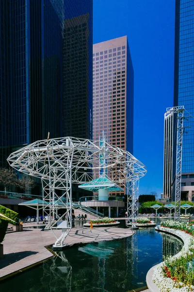 Park Között Felhőkarcolók Downtown Los Angeles California Amerikai Egyesült Államok — Stock Fotó