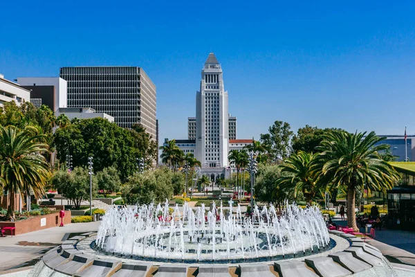 Çeşme Grand Park ve Los Angeles City Hall, şehir Los Angeles, Kaliforniya, ABD