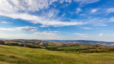 Alanlar ve tepelerde coutnryside Toskana, İtalya