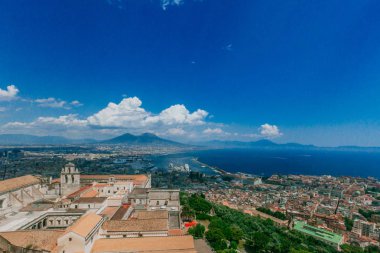 Napoli, İtalya ve Vezüv şehrin panoramik havadan görünümü