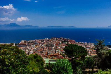 Napoli, İtalya ve Napoli Körfezi şehir görünümü