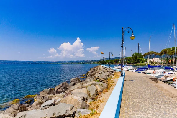 Barcos Puerto Cerca Del Lago Bolsena Cerca Bolsena Italia — Foto de Stock