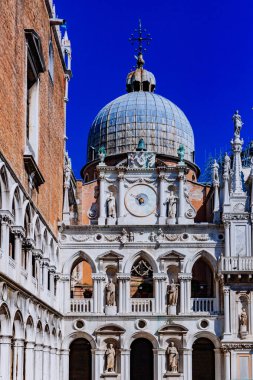 Doge Sarayı ve St Mark's Bazilikası, Venedik, İtalya kubbe mimari detaylar