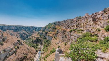 Matera, İtalya sassi Vadisi ve dere Murgia Milli Parkı yanındaki görünümünü