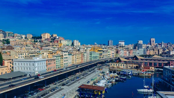 Staden Genua Italien Och Motorvägen Genom Den Gamla Hamnen — Stockfoto