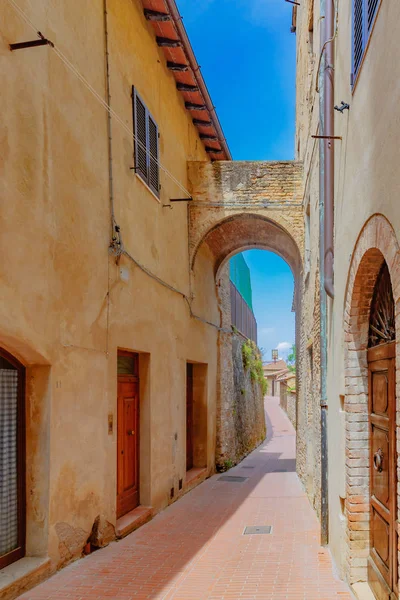 Strade Medievali Architettura Della Città San Gimignano — Foto Stock