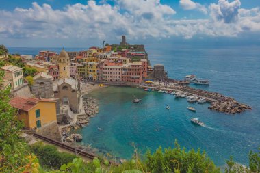 Bağlantı noktası, Vernazza, bir beş köy, Cinque Terre'nin İtalya hava panoramik