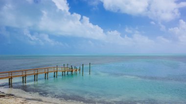 Ooden iskele Florida, ABD mavi denize uzanan görünümü