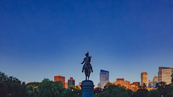 Estátua George Washington Boston Jardim Público Contra Céu Azul Horizonte — Fotografia de Stock