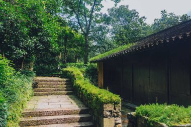 Yol yanında Hangzhou, Çin geleneksel Çince ev adımlarla