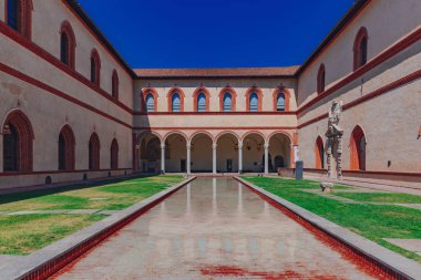 Havuzu ve evin içinde Sforzesco Castle Downtown Milan, İtalya