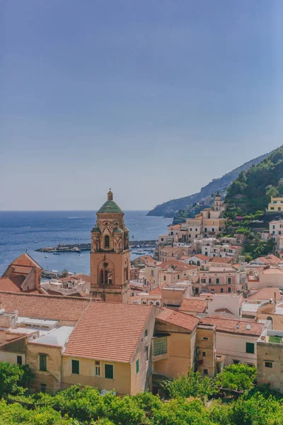 Veduta Delle Case Del Comune Amalfi Italia Montagna Mare — Foto Stock