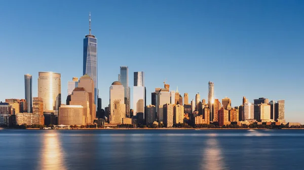 Pohled Panorama Manhattanu Přes Řeku Hudson Pod Modrou Oblohou Při — Stock fotografie