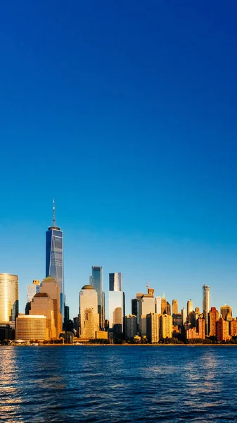 Utsikt Över Stadens Silhuett Downtown Manhattan Över Hudson River Blå — Stockfoto