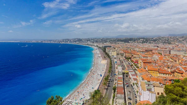 Nice, Fransa, Promenade des Castle Hill görüntülendi Anglais, mavi deniz, yanındaki eski şehrin panoramik manzaralı