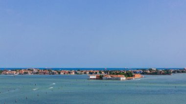 San Giorgio Maggiore çan kulesine, Venedik, İtalya üstünden Lido Adası'nın görünümü