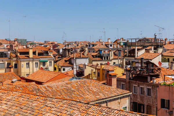 Vista Tejados Terracota Casas Venecianas Bajo Cielo Azul Venecia Italia — Foto de Stock