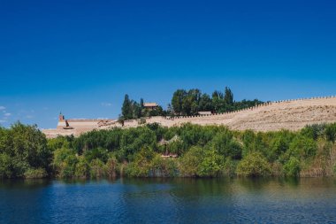 Ming Hanedanı Çin ve mimari Jiayu geçişi, Jiayuguan, Çin'de su üzerinde