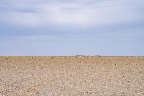 Widok Pustynię Gobi Pod Niebem Pobliżu Dunhuang Gansu Chinach — Zdjęcie stockowe