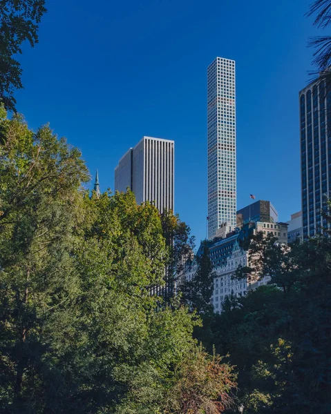 Vista Edifícios Arranha Céus Centro Manhattan Acima Árvores Vista Central — Fotografia de Stock