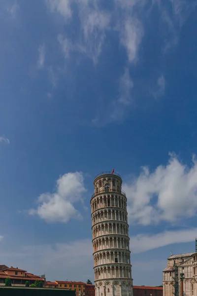 Widok Krzywej Wieży Pizie Pod Błękitne Niebo Pisa Włochy — Zdjęcie stockowe