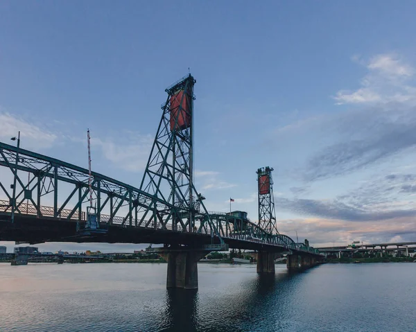 Willamette Nehri Üzerinde Hawthorne Köprü Görünümünü Şehir Portland Abd Gün — Stok fotoğraf