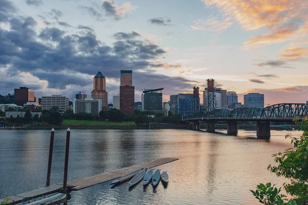 Hawthorne Köprüden Willamette Nehri Manzarası Şehir Portland Abd Ile Görünüm — Stok fotoğraf