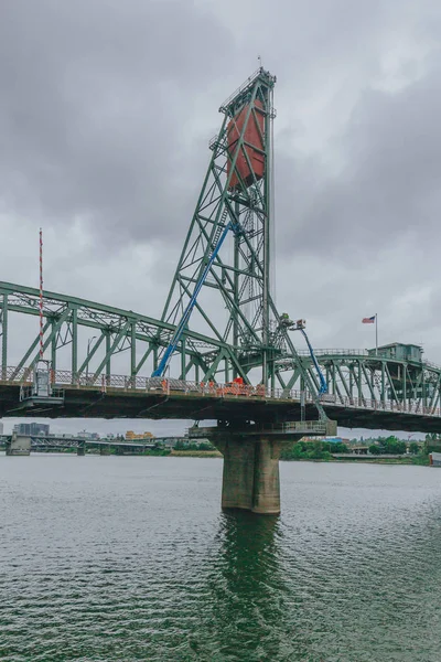 Willamette Nehri Üzerinde Hawthorne Köprü Görünümünü Şehir Portland Abd — Stok fotoğraf