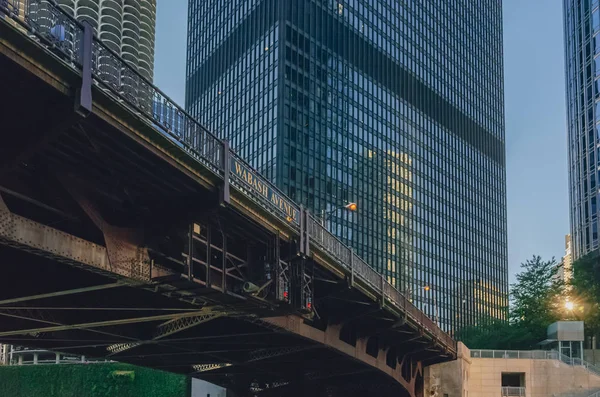 Vista Ponte Wabash Avenue Edifícios Modernos Centro Chicago Eua — Fotografia de Stock