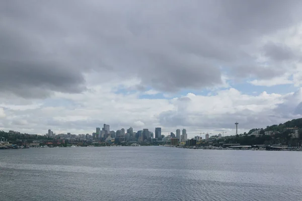 Skyline Şehir Seattle Göl Birliği Üzerinde Bulutlar Seattle Abd Altında — Stok fotoğraf