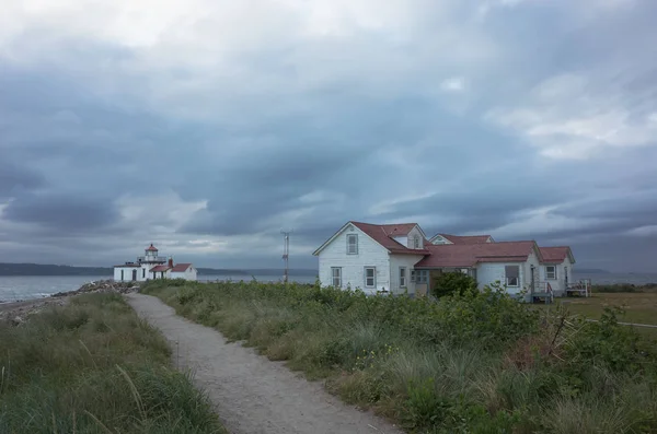 Keşif Park Seattle, ABD Victoria döneminden kalma deniz feneri giden yol